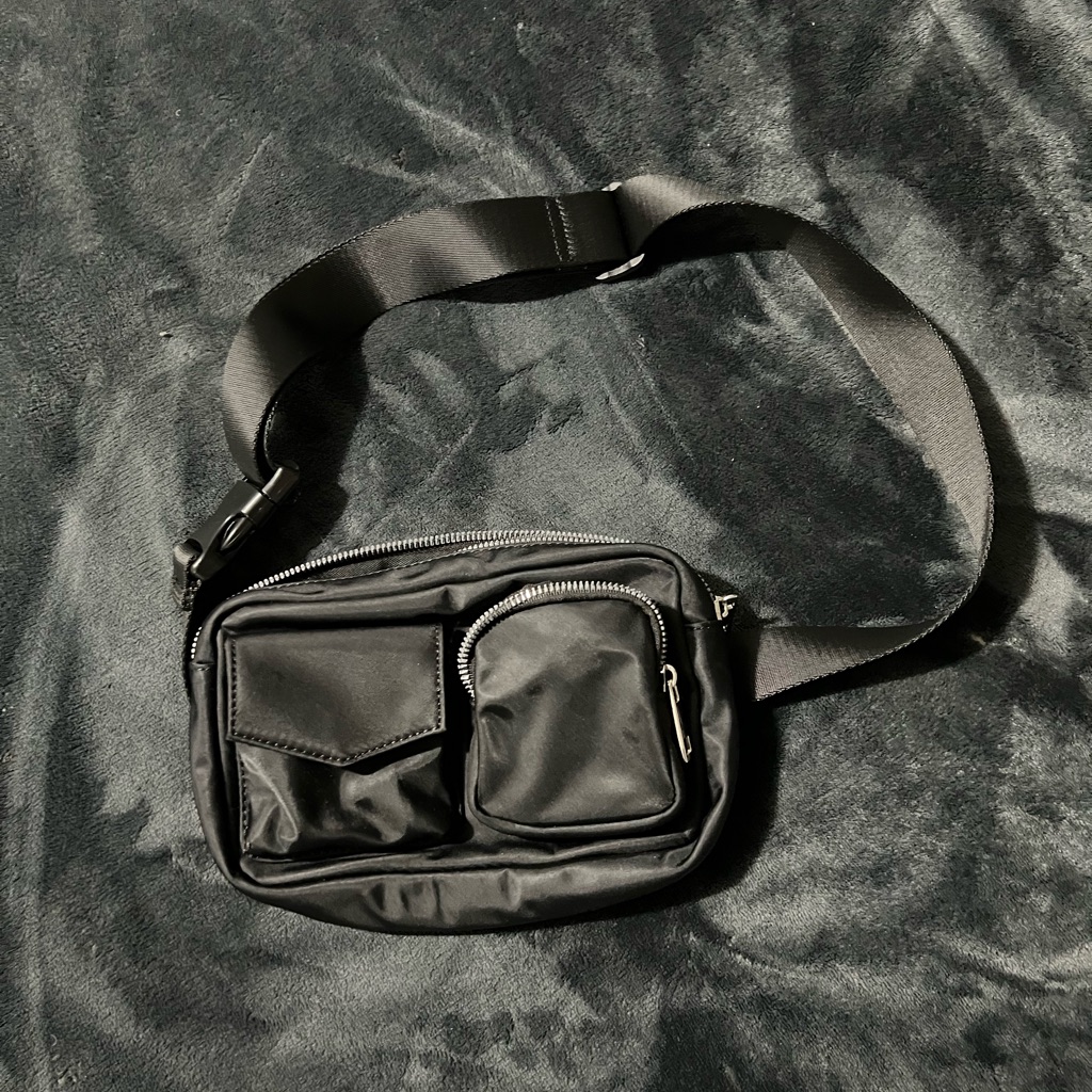 Black Nylon Fanny Pack!